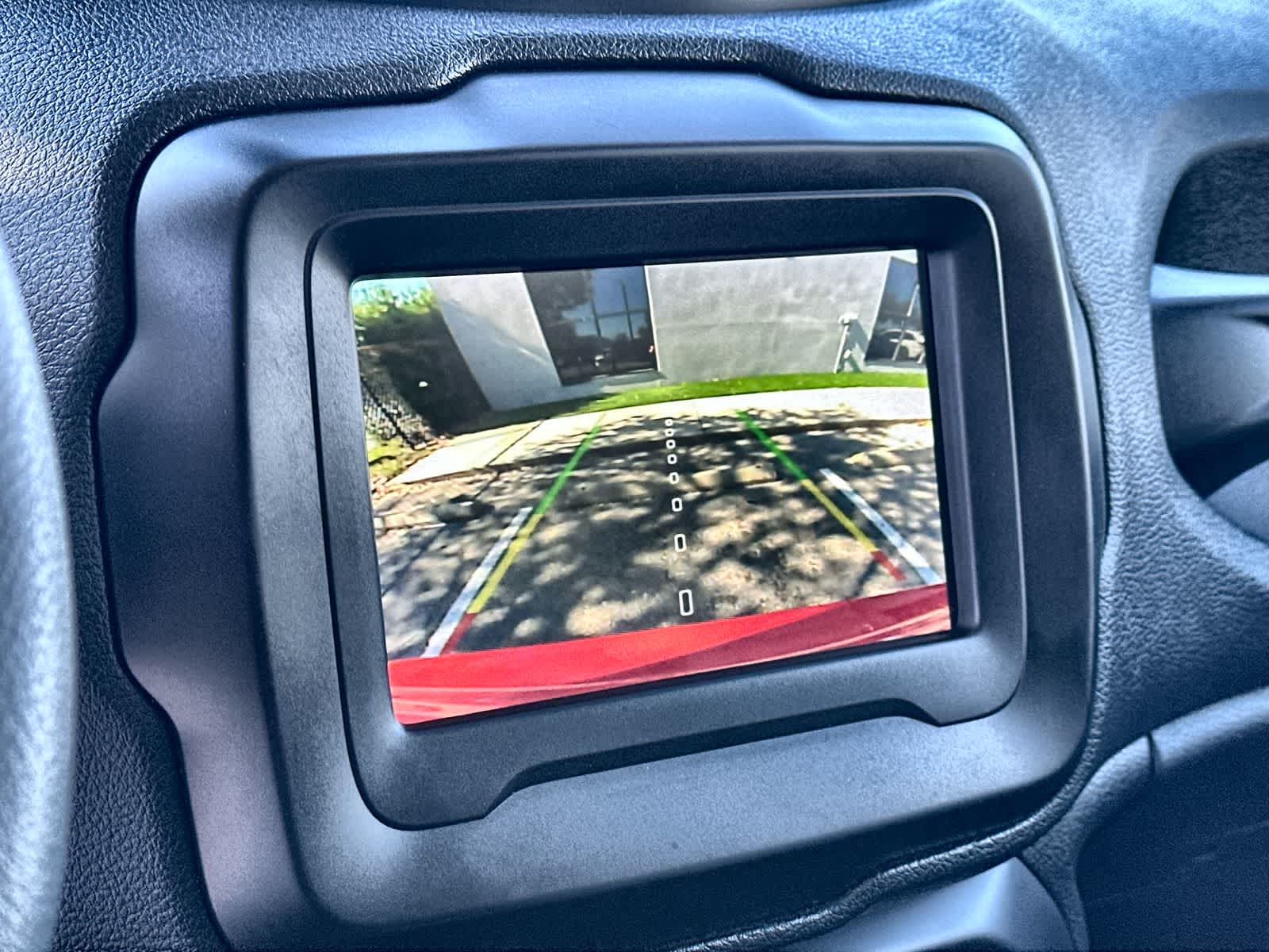 Thumbnail: 2020 Jeep Renegade - 27