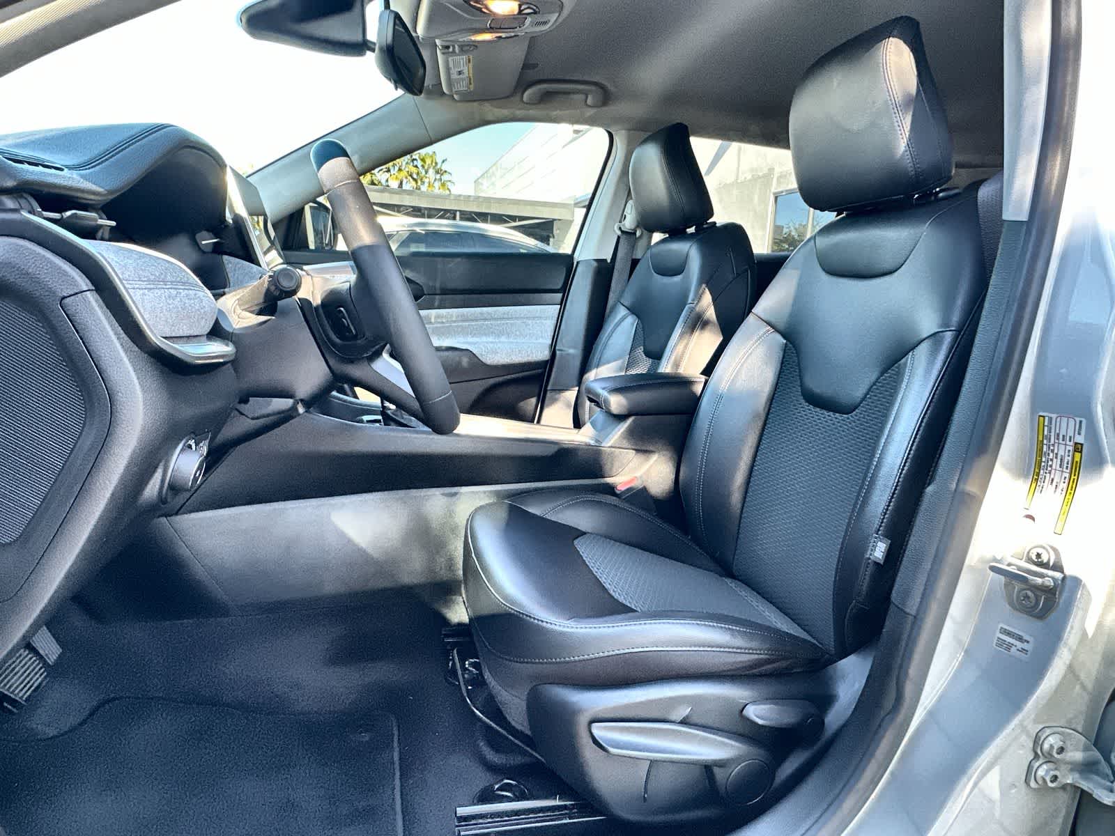 Thumbnail: 2022 Jeep Compass - 11