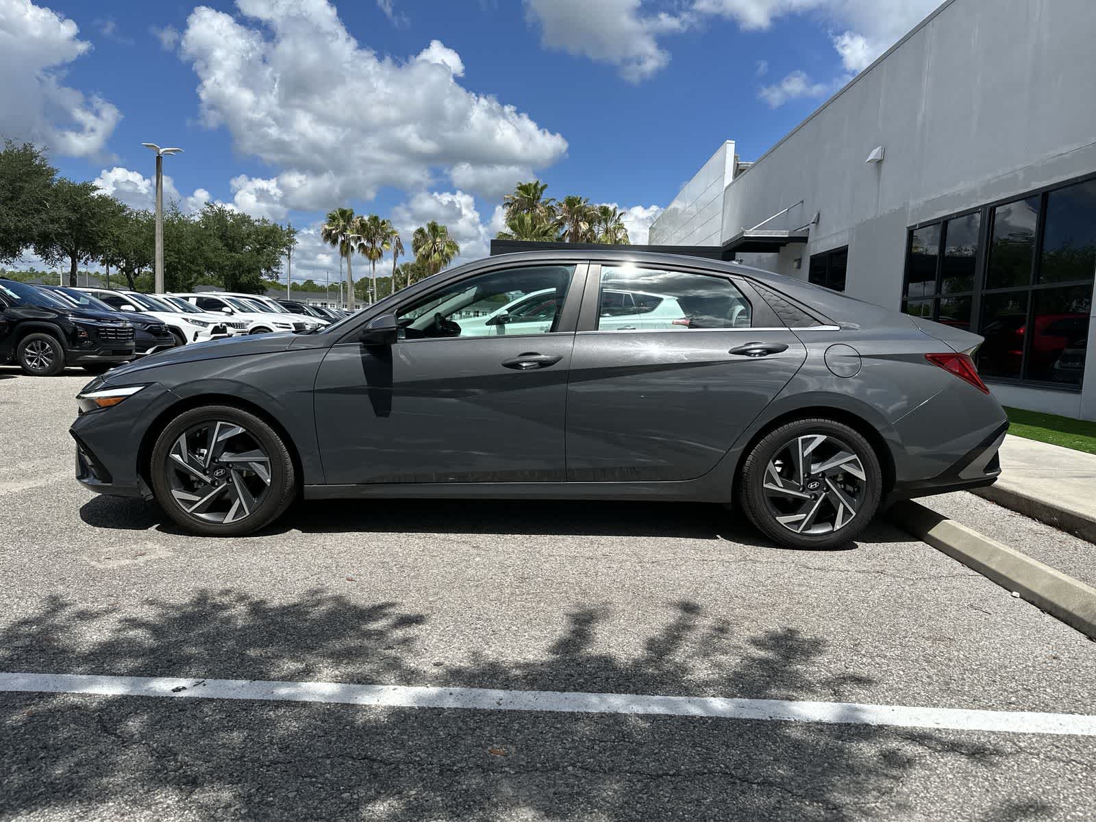 Thumbnail: 2024 Hyundai Elantra - 4