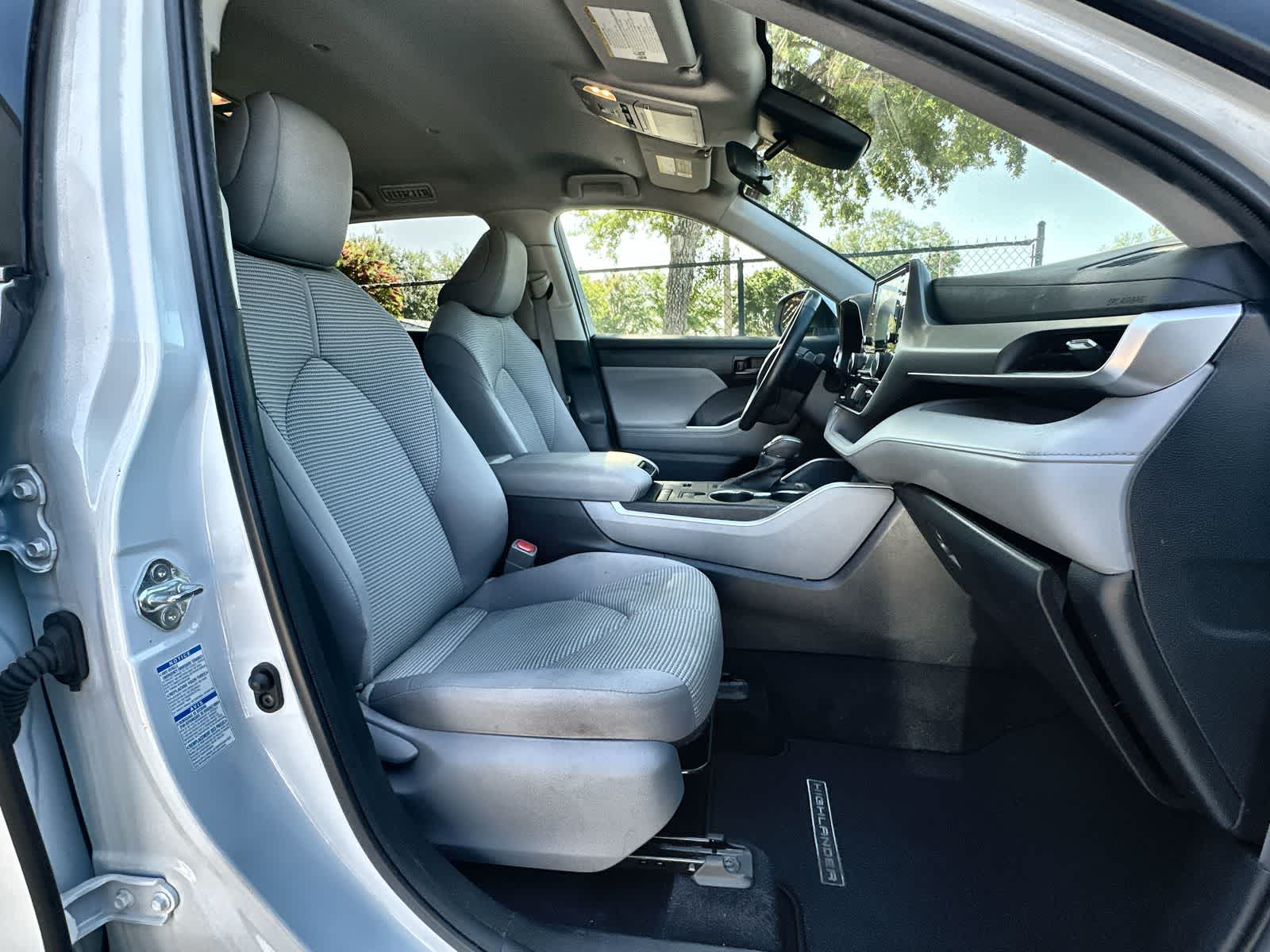 Thumbnail: 2022 Toyota Highlander - 8