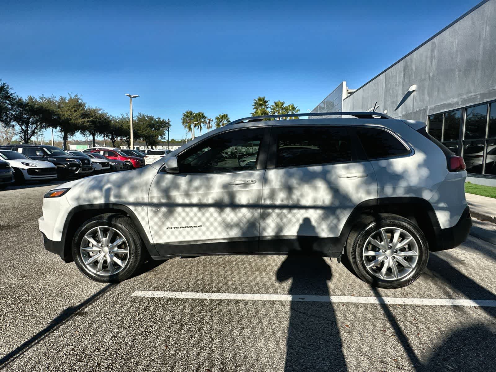 Thumbnail: 2018 Jeep Cherokee - 3