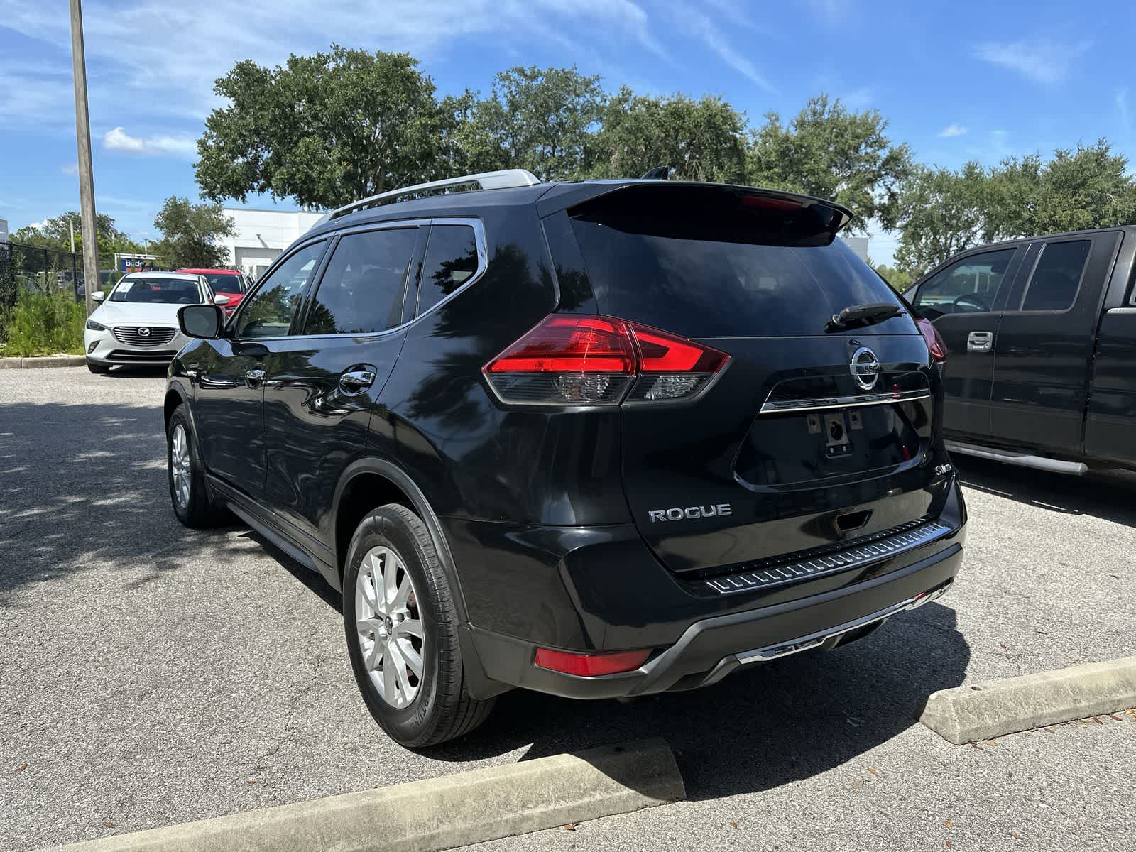 Thumbnail: 2017 Nissan Rogue - 4