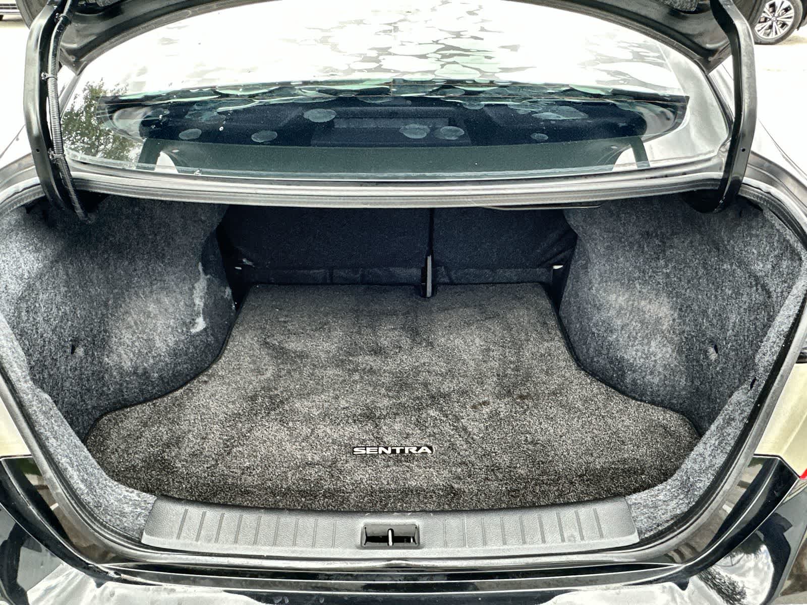 Thumbnail: 2019 Nissan Sentra - 19