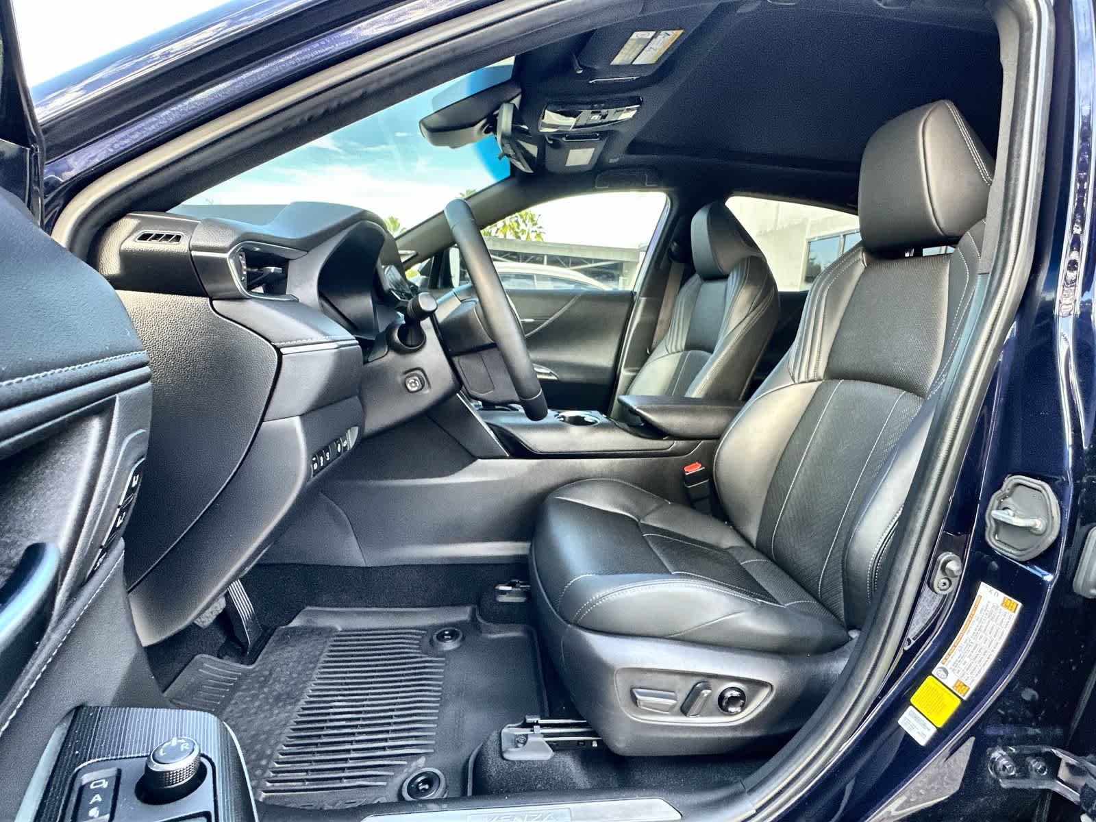 Thumbnail: 2024 Toyota Venza - 11