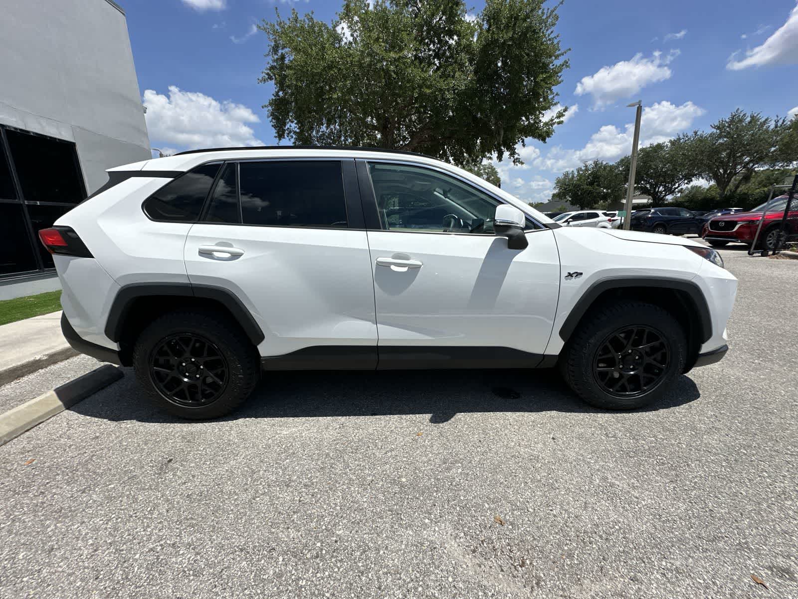 Thumbnail: 2019 Toyota RAV4 - 10