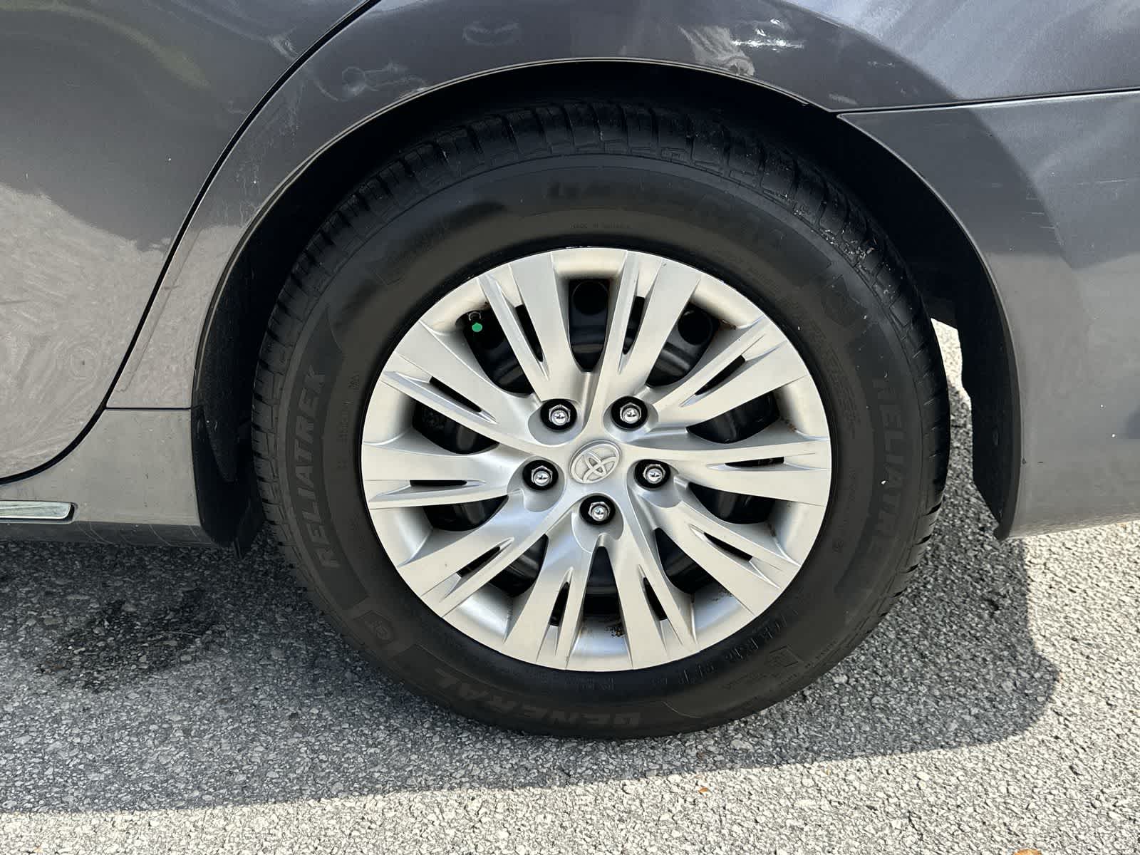 Thumbnail: 2014 Toyota Camry - 8