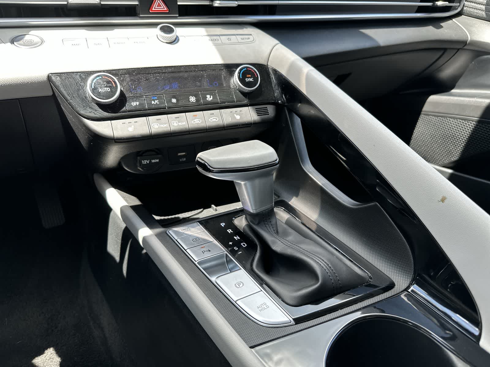 Thumbnail: 2024 Hyundai Elantra - 22