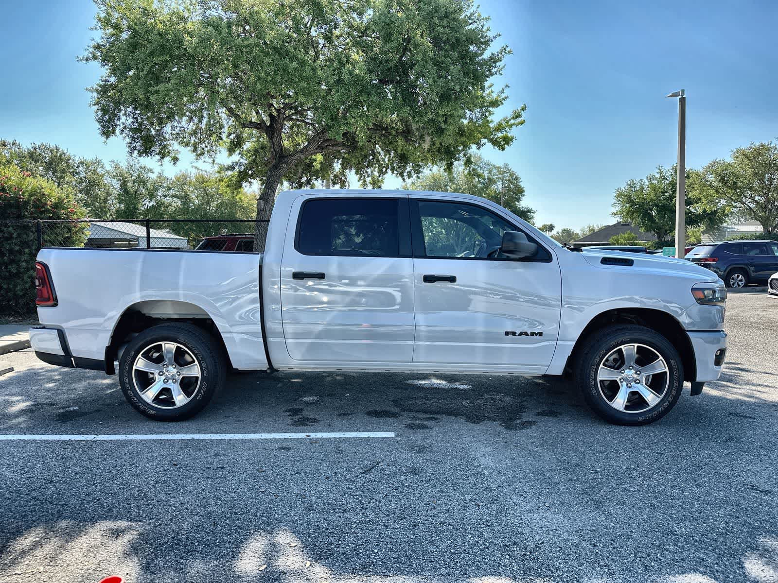 Thumbnail: 2025 RAM 1500 - 9