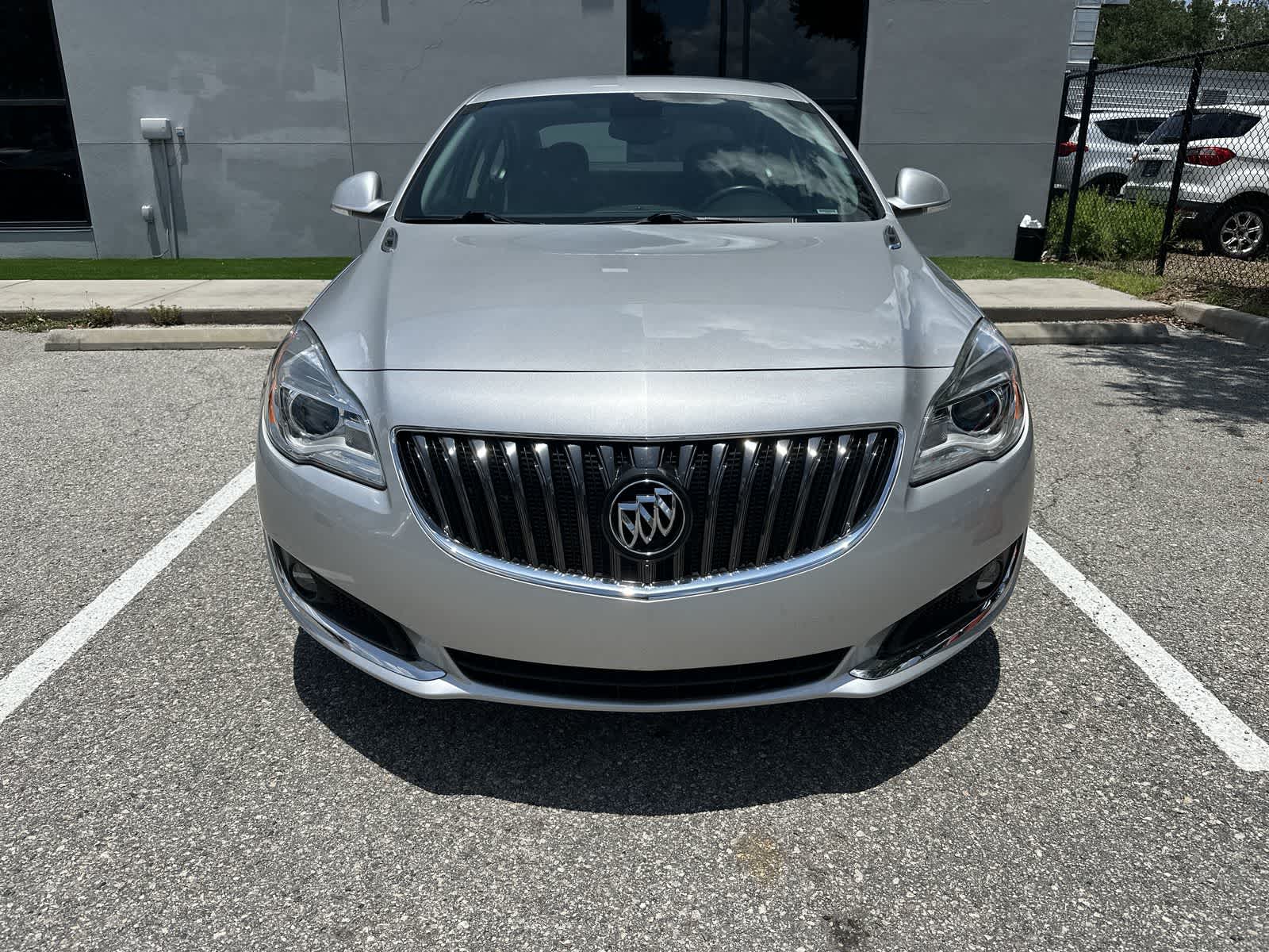 Thumbnail: 2017 Buick Regal - 11