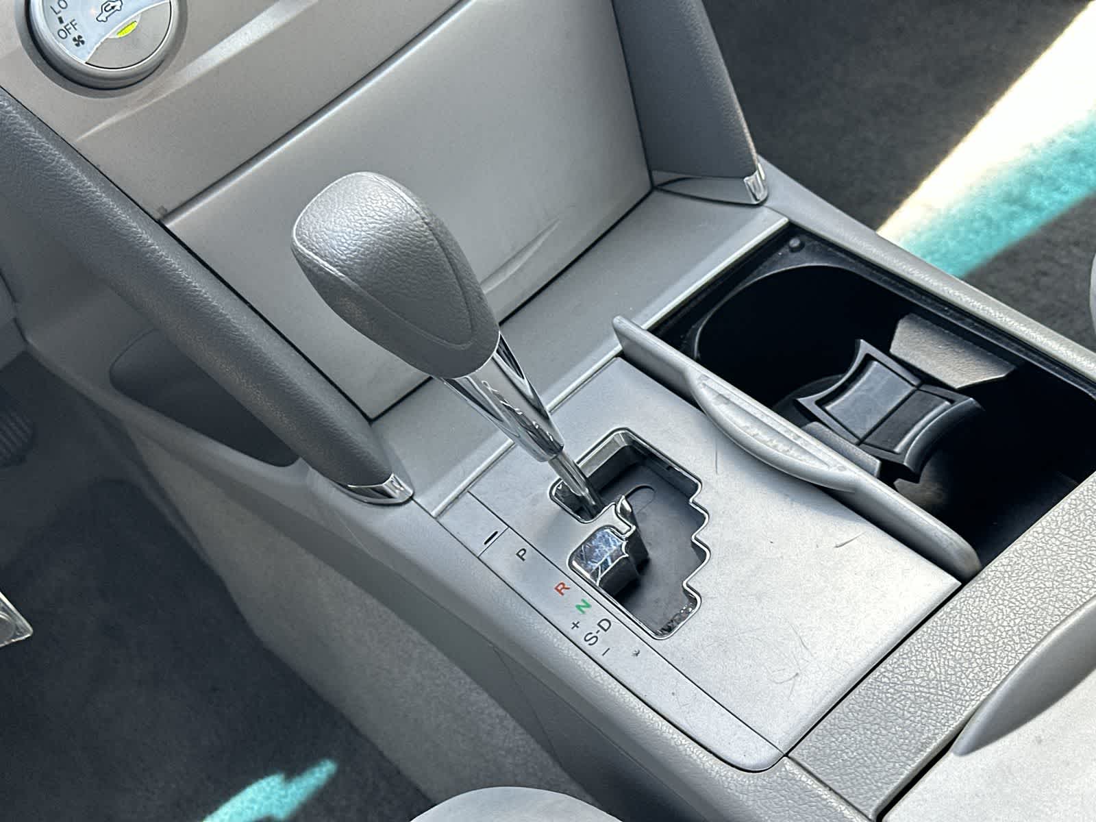 2010 Toyota Camry LE 16