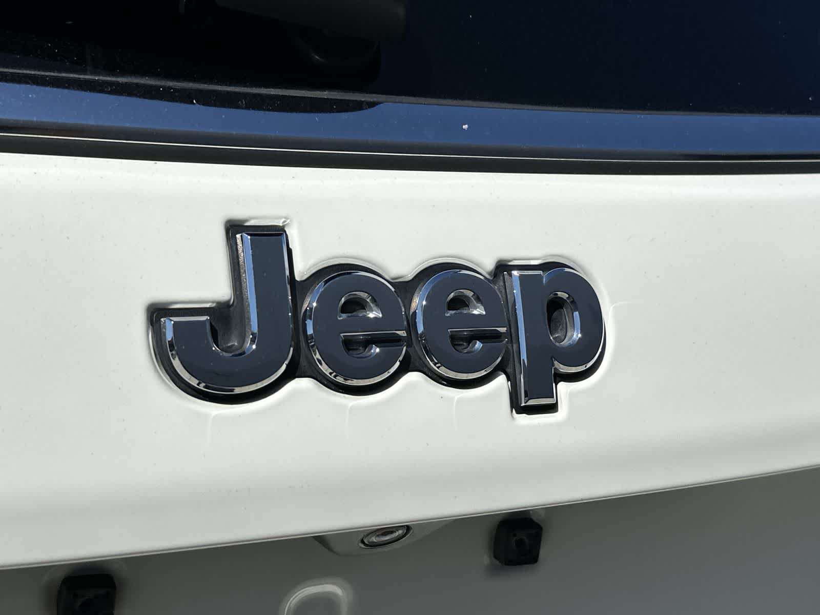 Thumbnail: 2018 Jeep Compass - 16