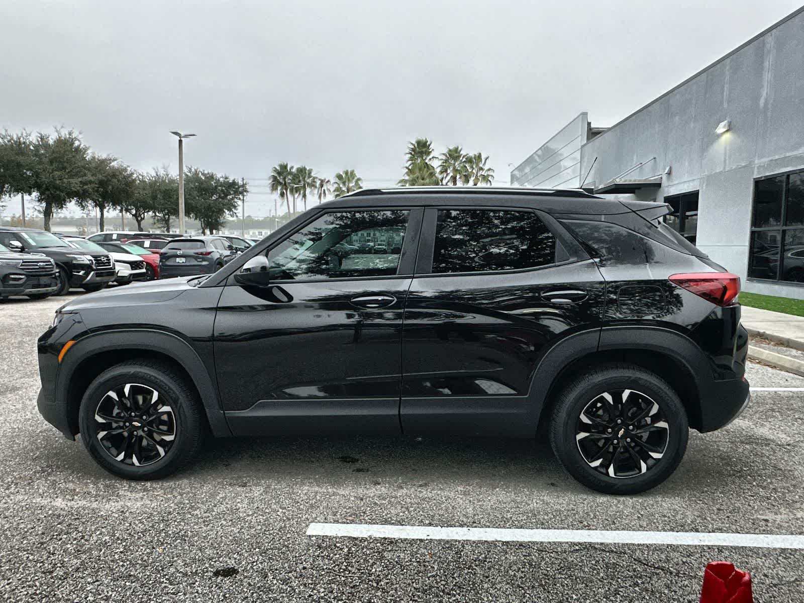 Thumbnail: 2023 Chevrolet TrailBlazer - 3