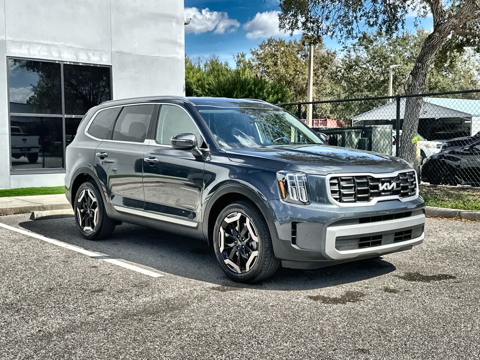 Thumbnail: 2024 Kia Telluride - 11