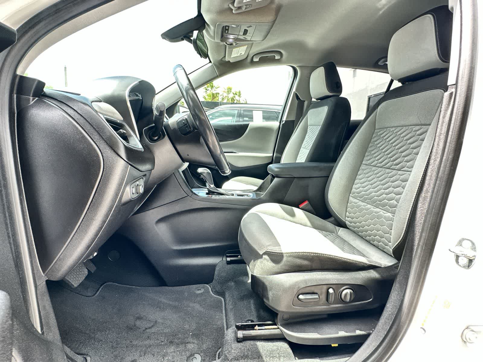 Thumbnail: 2018 Chevrolet Equinox - 3