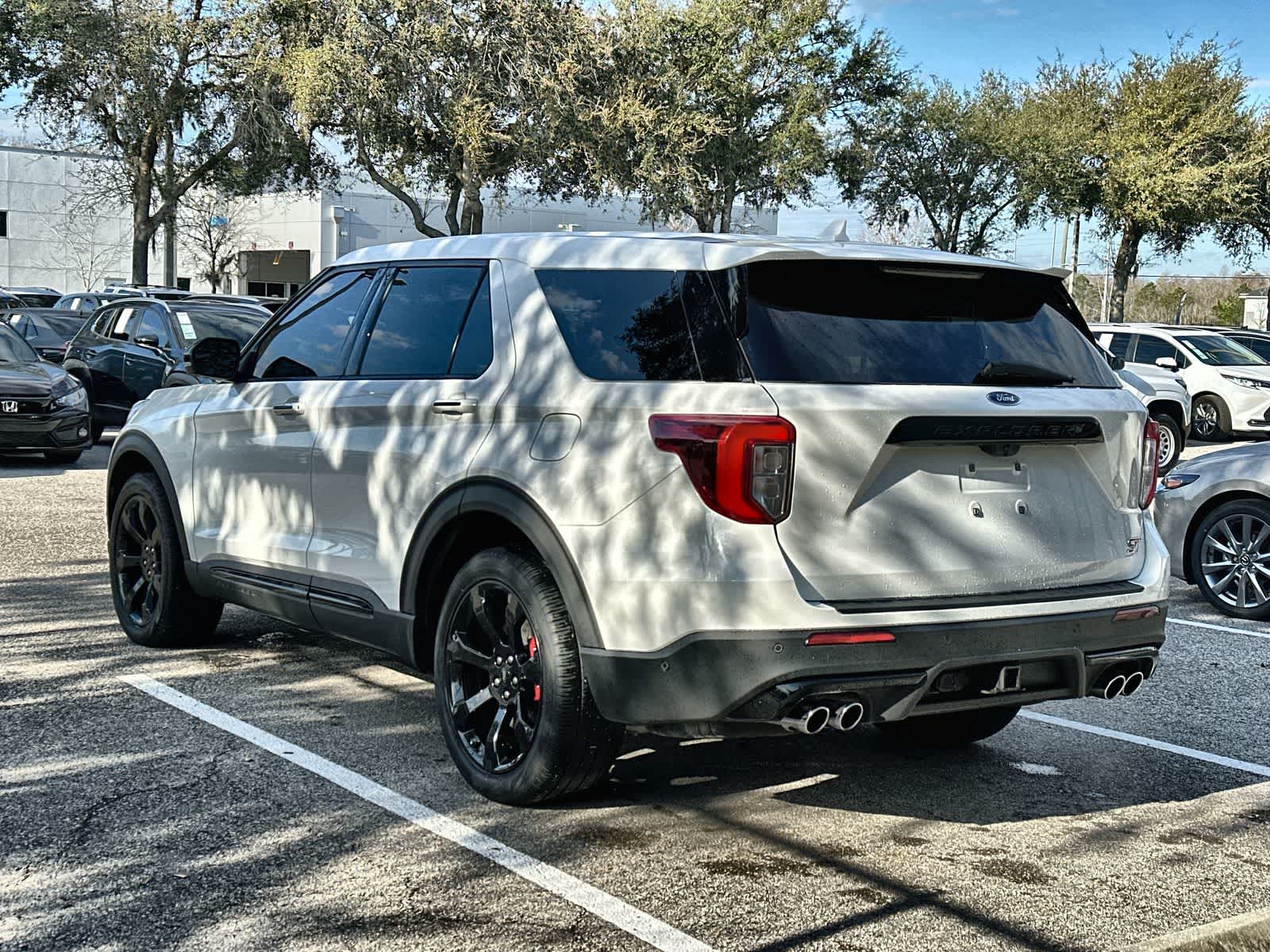 Thumbnail: 2022 Ford Explorer - 6