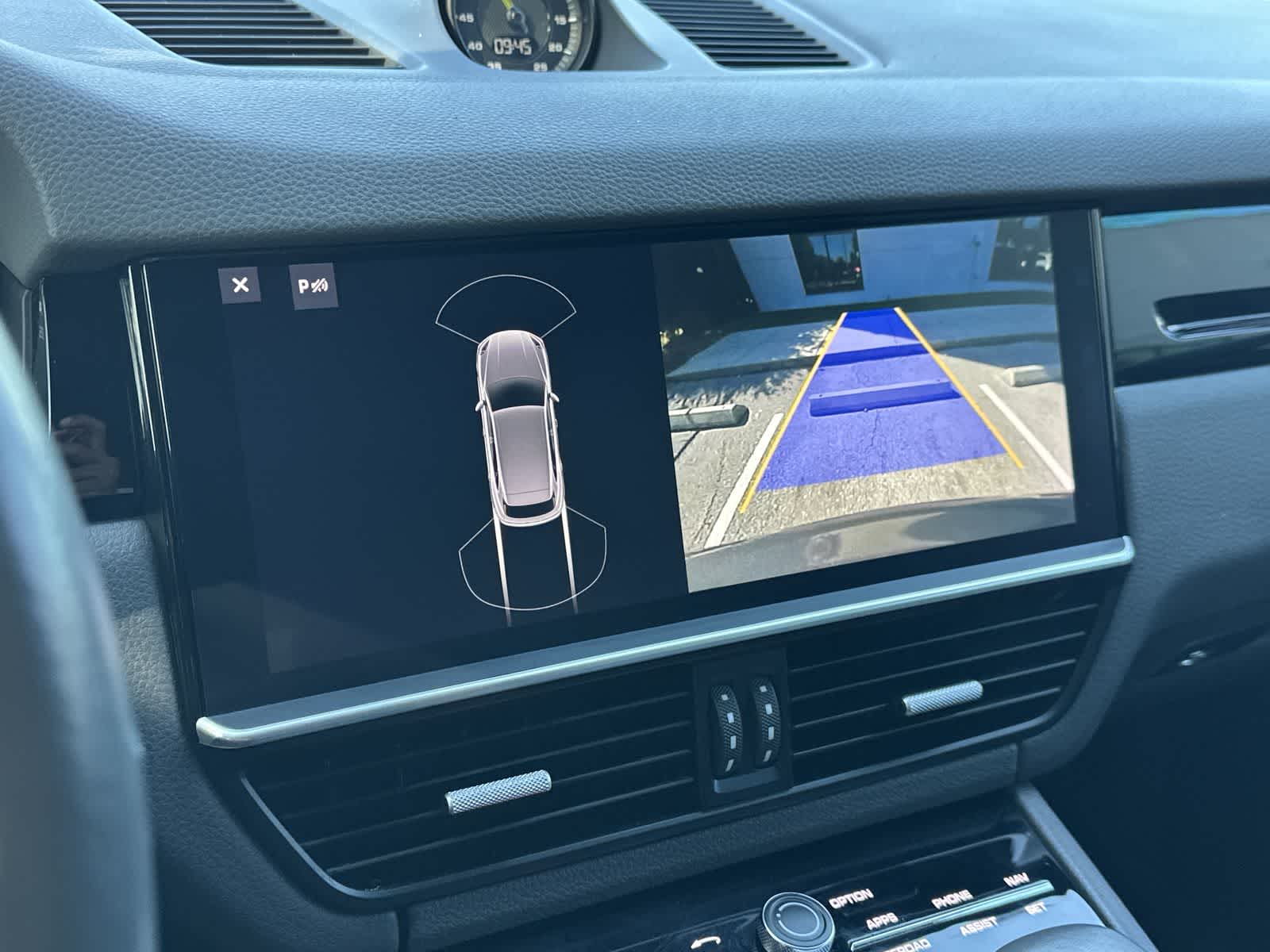 Thumbnail: 2019 Porsche Cayenne - 25