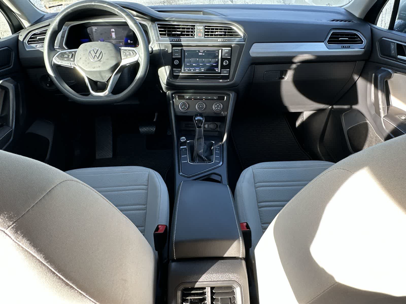 Thumbnail: 2022 Volkswagen Tiguan - 10