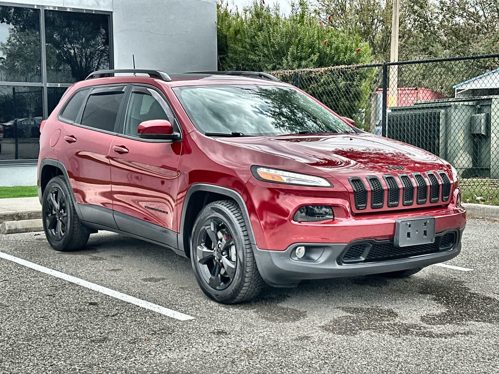 Thumbnail: 2017 Jeep Cherokee - 11