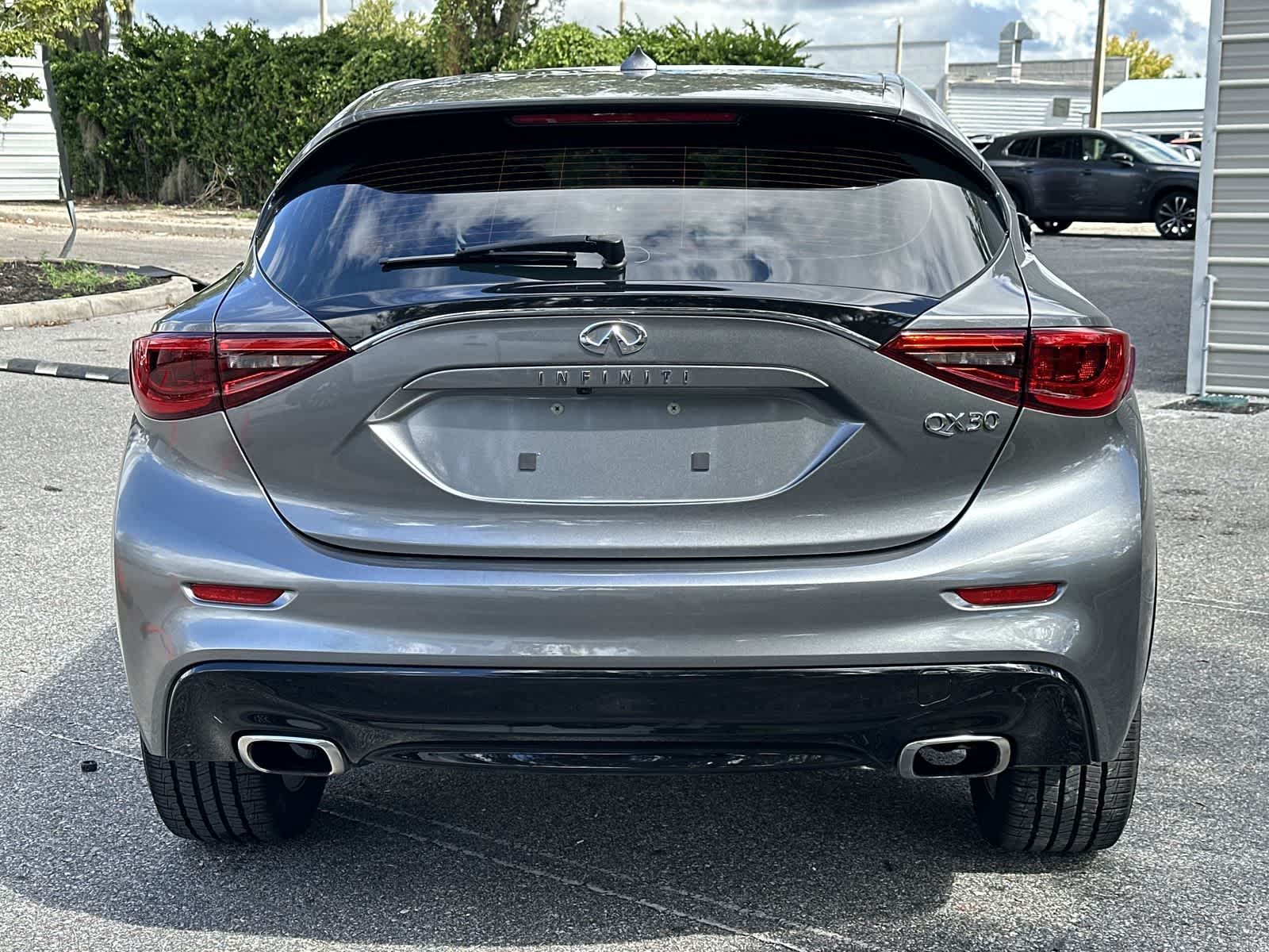 Thumbnail: 2018 INFINITI QX30 - 4