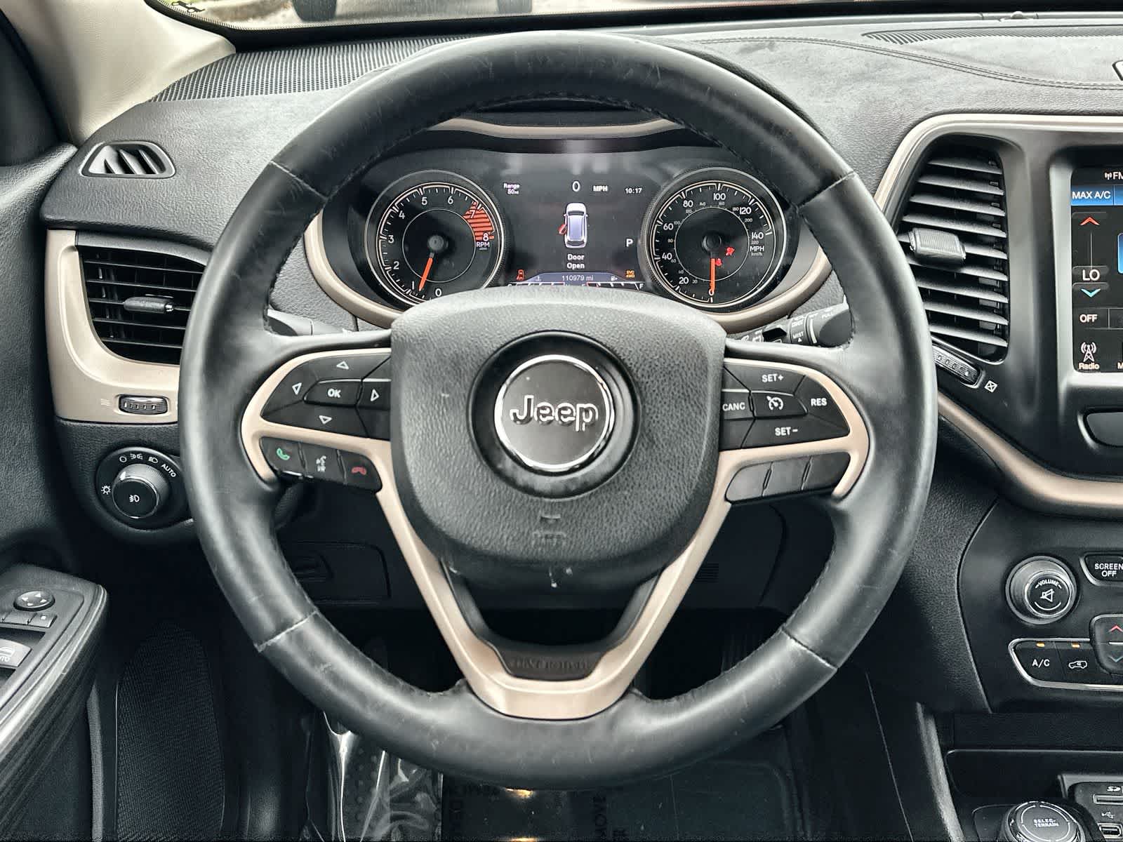 Thumbnail: 2017 Jeep Cherokee - 21