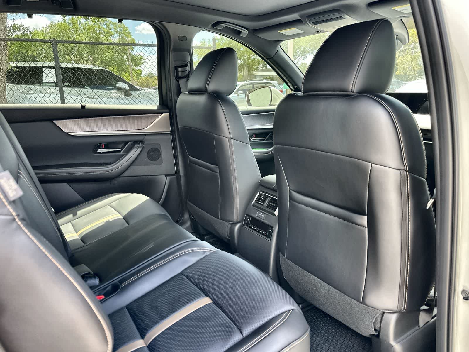 Thumbnail: 2026 Mazda CX-90 - 17