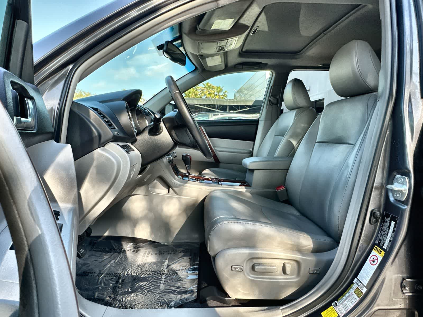 Thumbnail: 2013 Toyota Highlander - 3