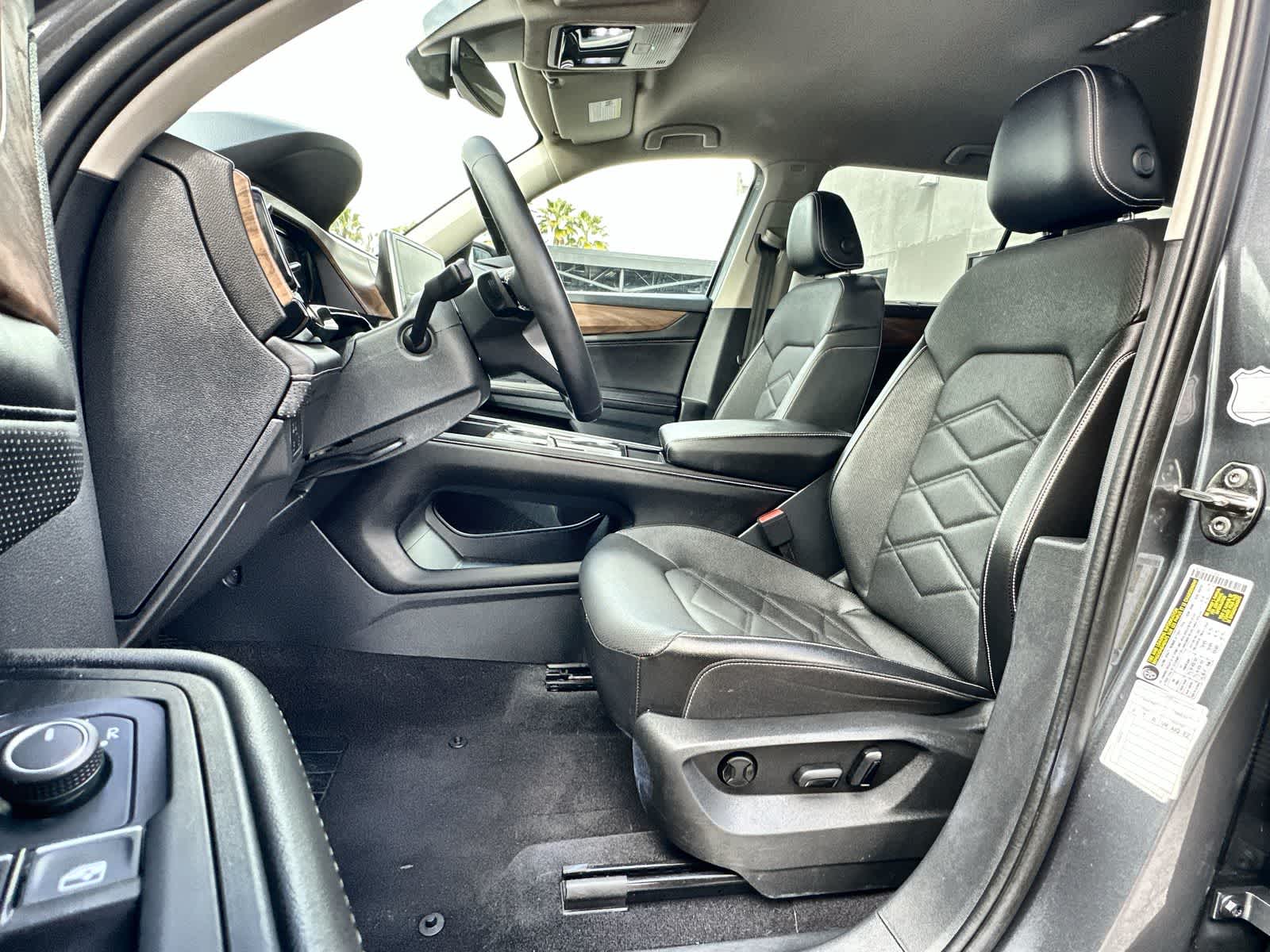 Thumbnail: 2024 Volkswagen Atlas - 3