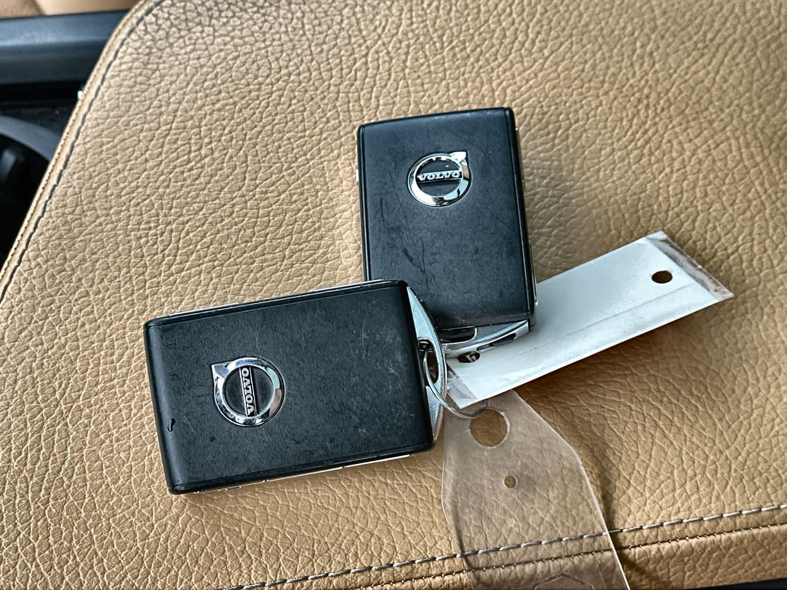 Thumbnail: 2016 Volvo XC90 - 20