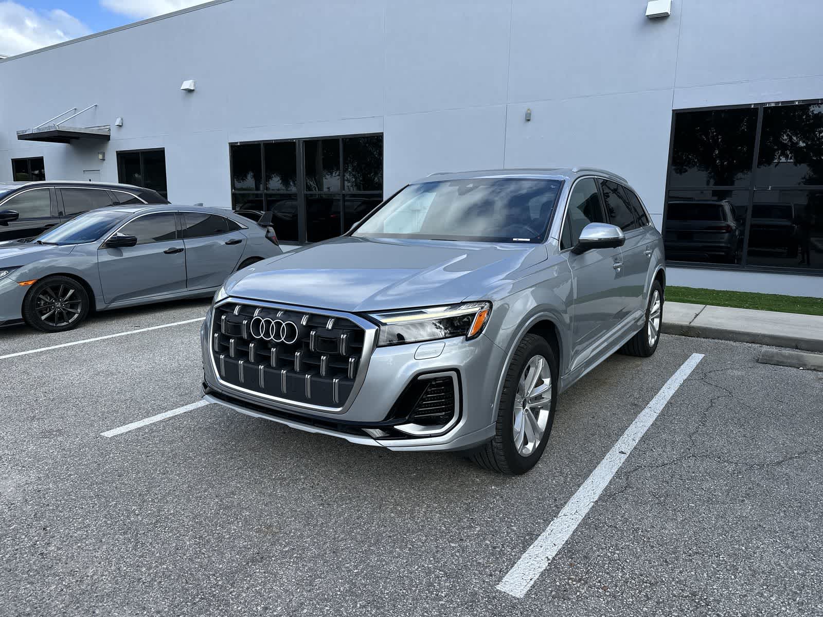 2025 Audi Q7 Premium Plus