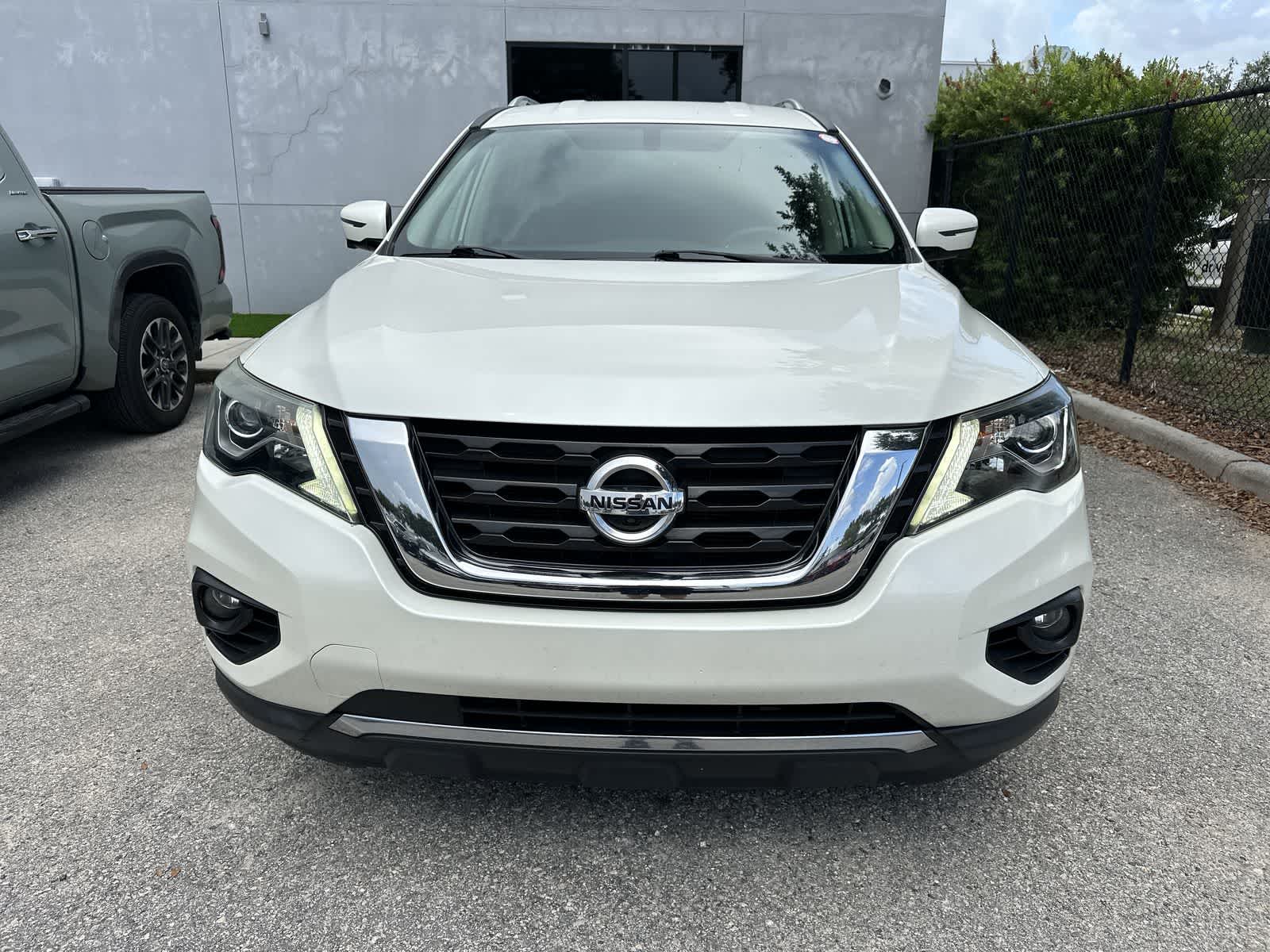 2019 Nissan Pathfinder SL 6