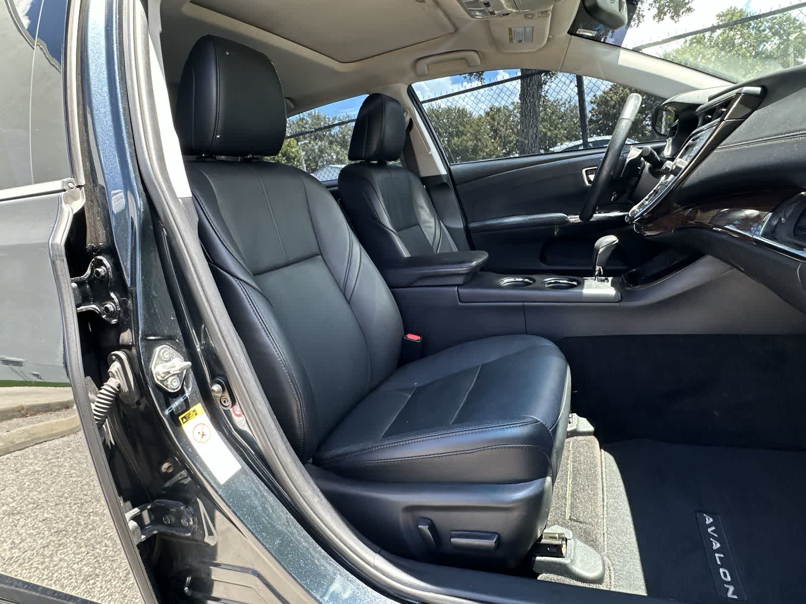 Thumbnail: 2015 Toyota Avalon - 12