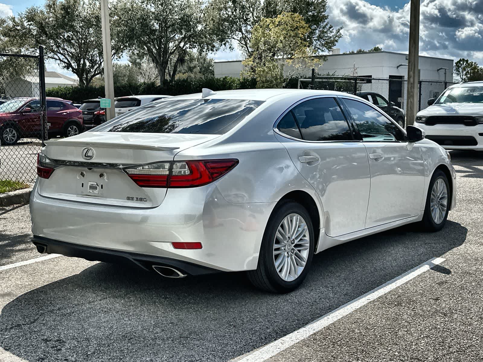 Thumbnail: 2018 Lexus ES - 8