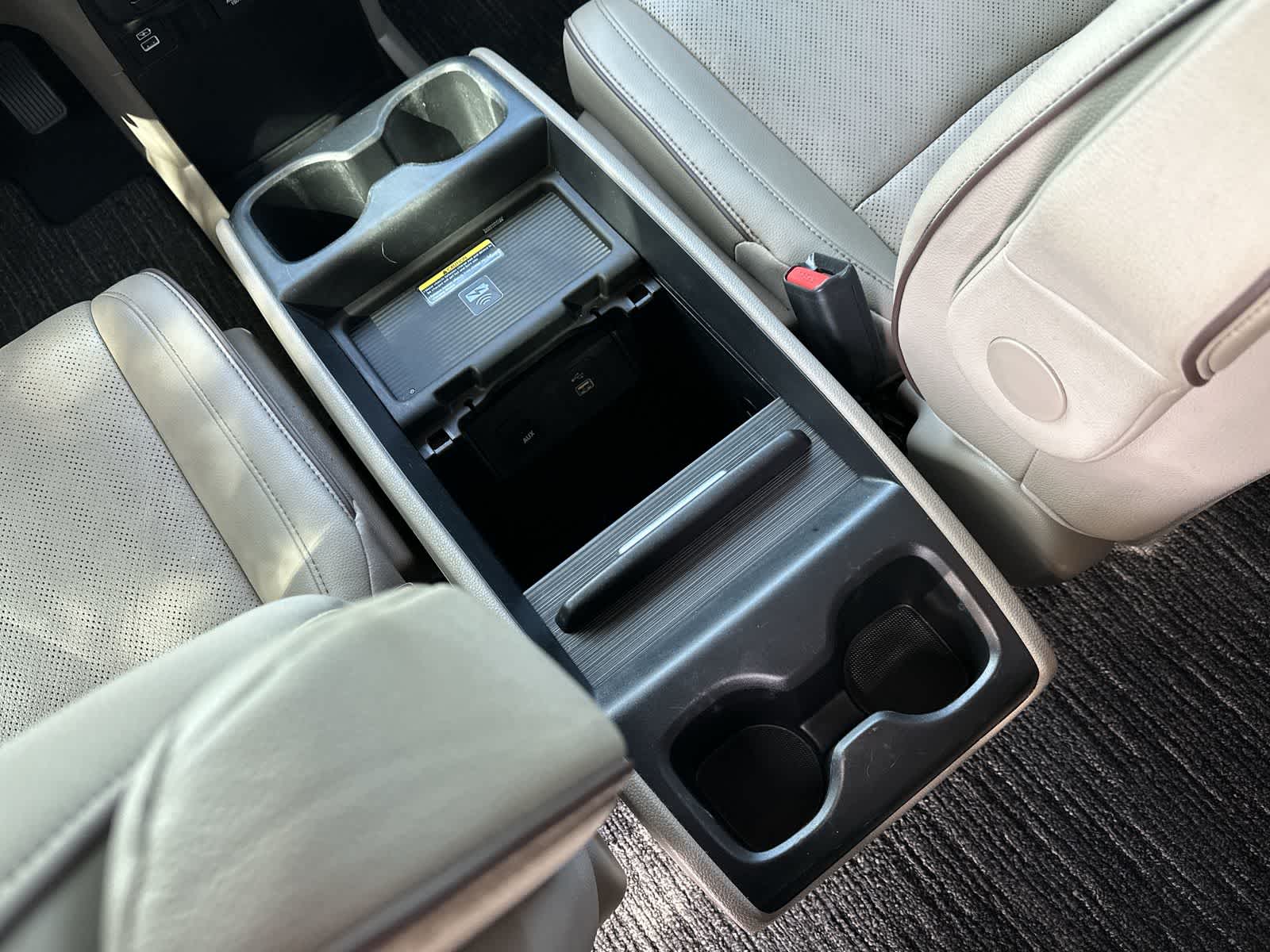 Thumbnail: 2022 Honda Odyssey - 16