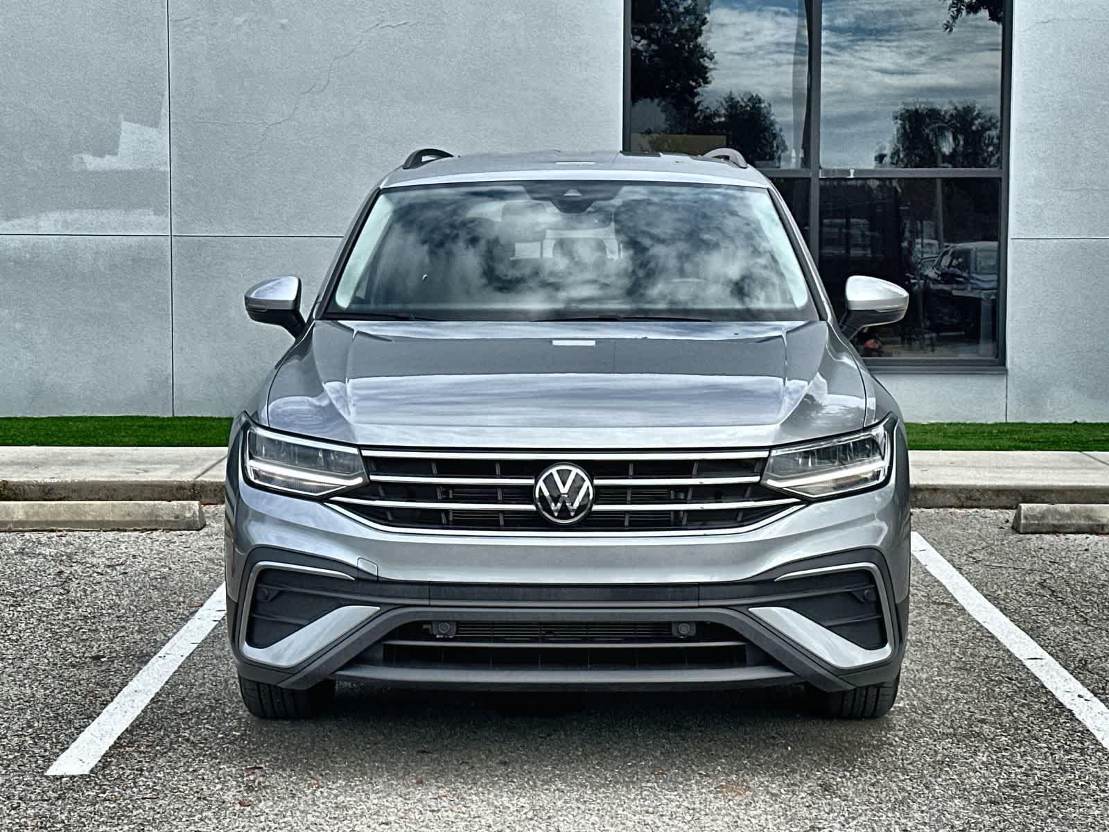 Thumbnail: 2024 Volkswagen Tiguan - 6