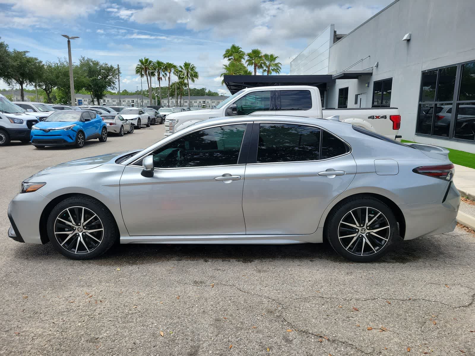2024 Toyota Camry SE 2