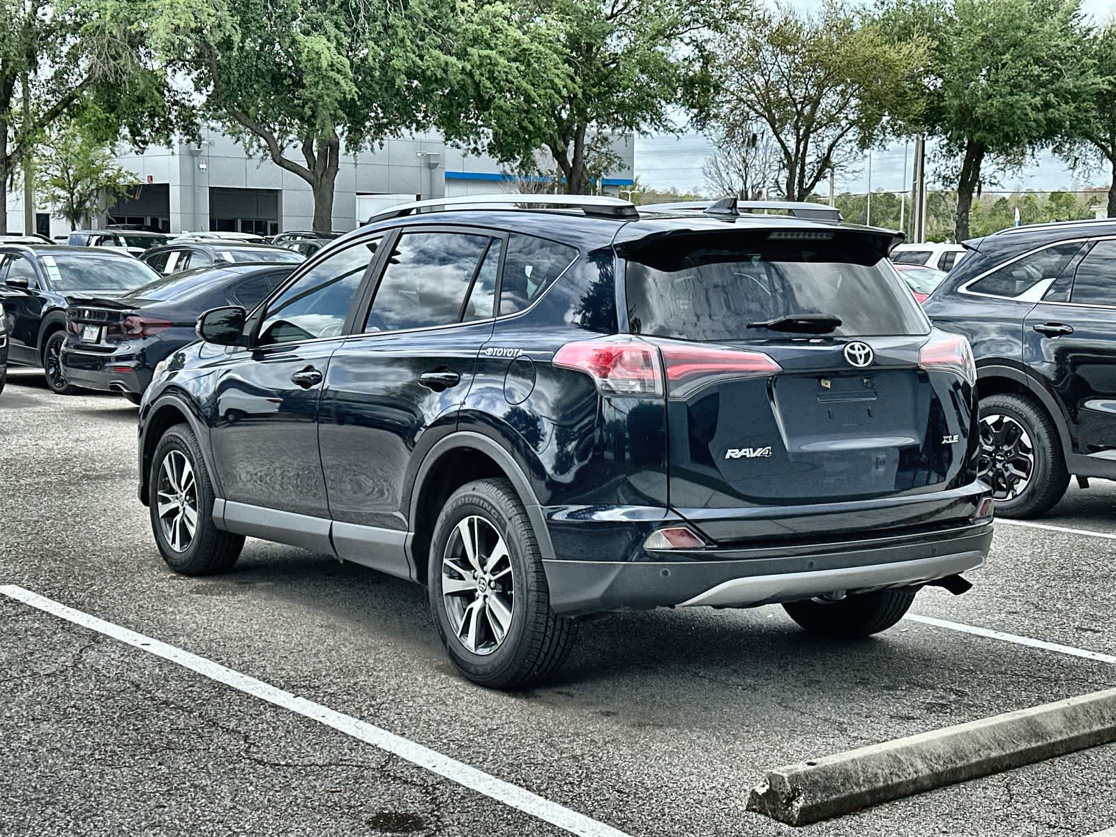 Thumbnail: 2018 Toyota RAV4 - 6