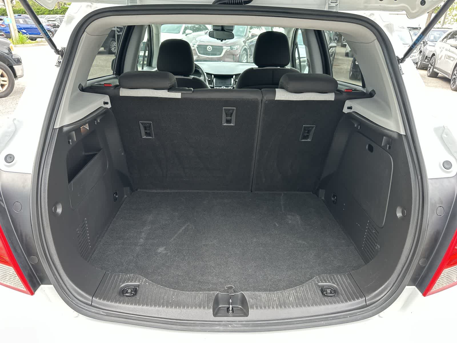 2021 Chevrolet Trax LS 18
