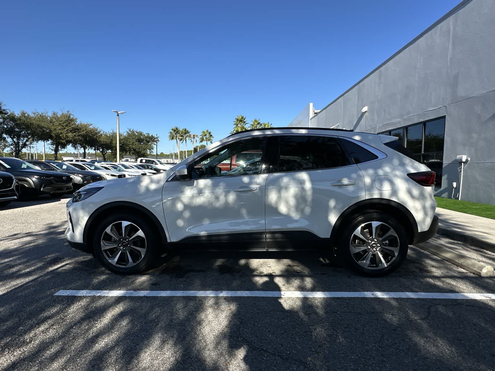 Thumbnail: 2023 Ford Escape - 3