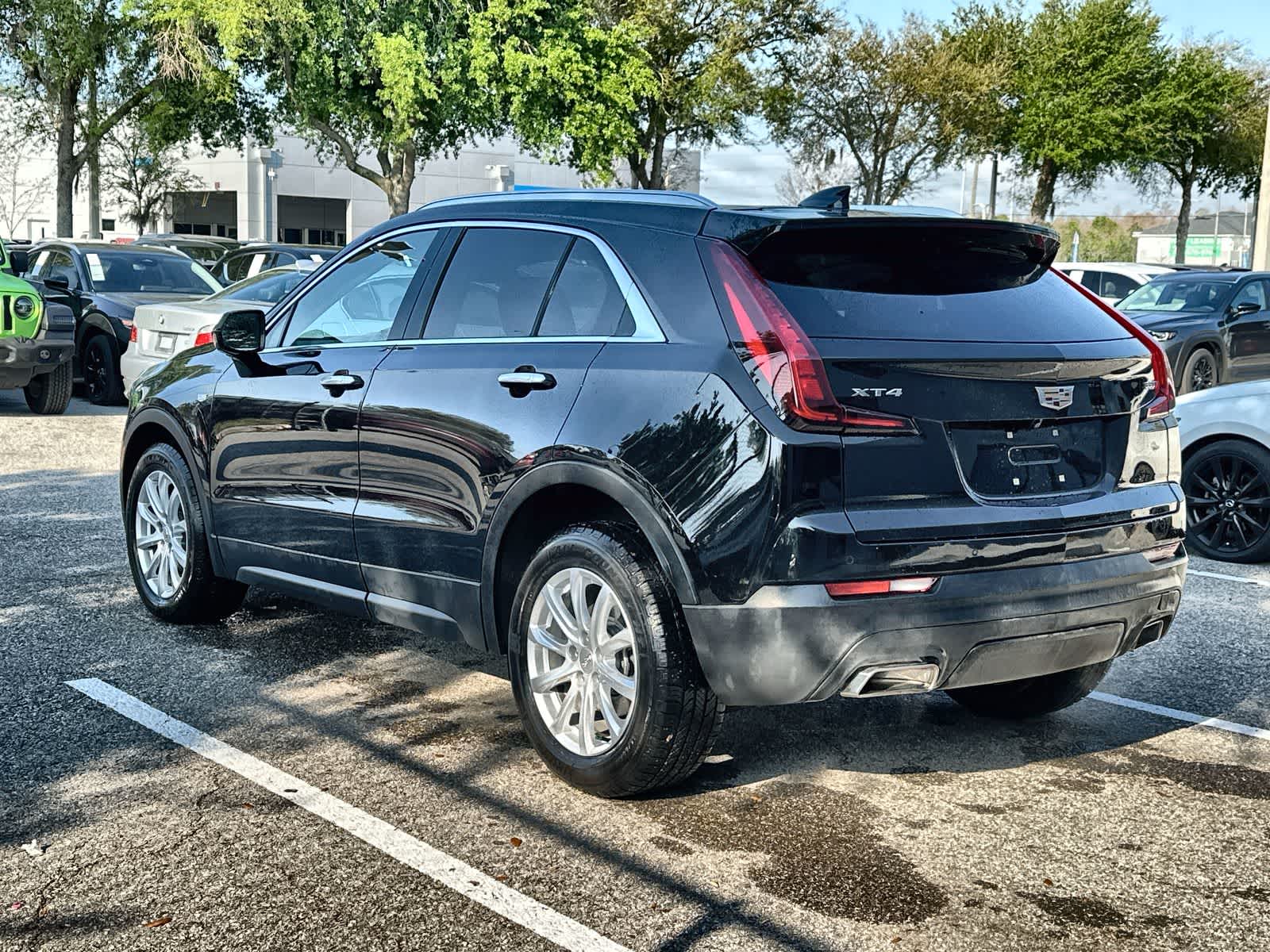 Thumbnail: 2022 Cadillac XT4 - 6