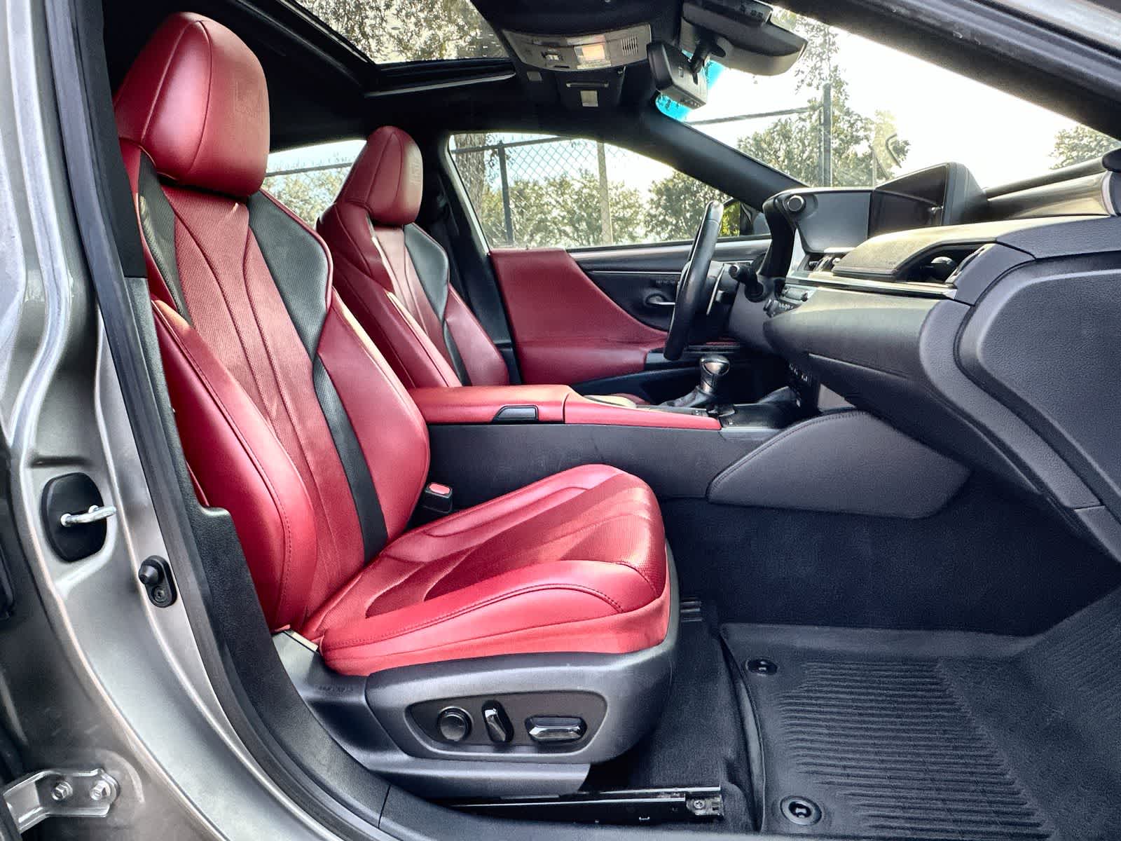 Thumbnail: 2020 Lexus ES - 14