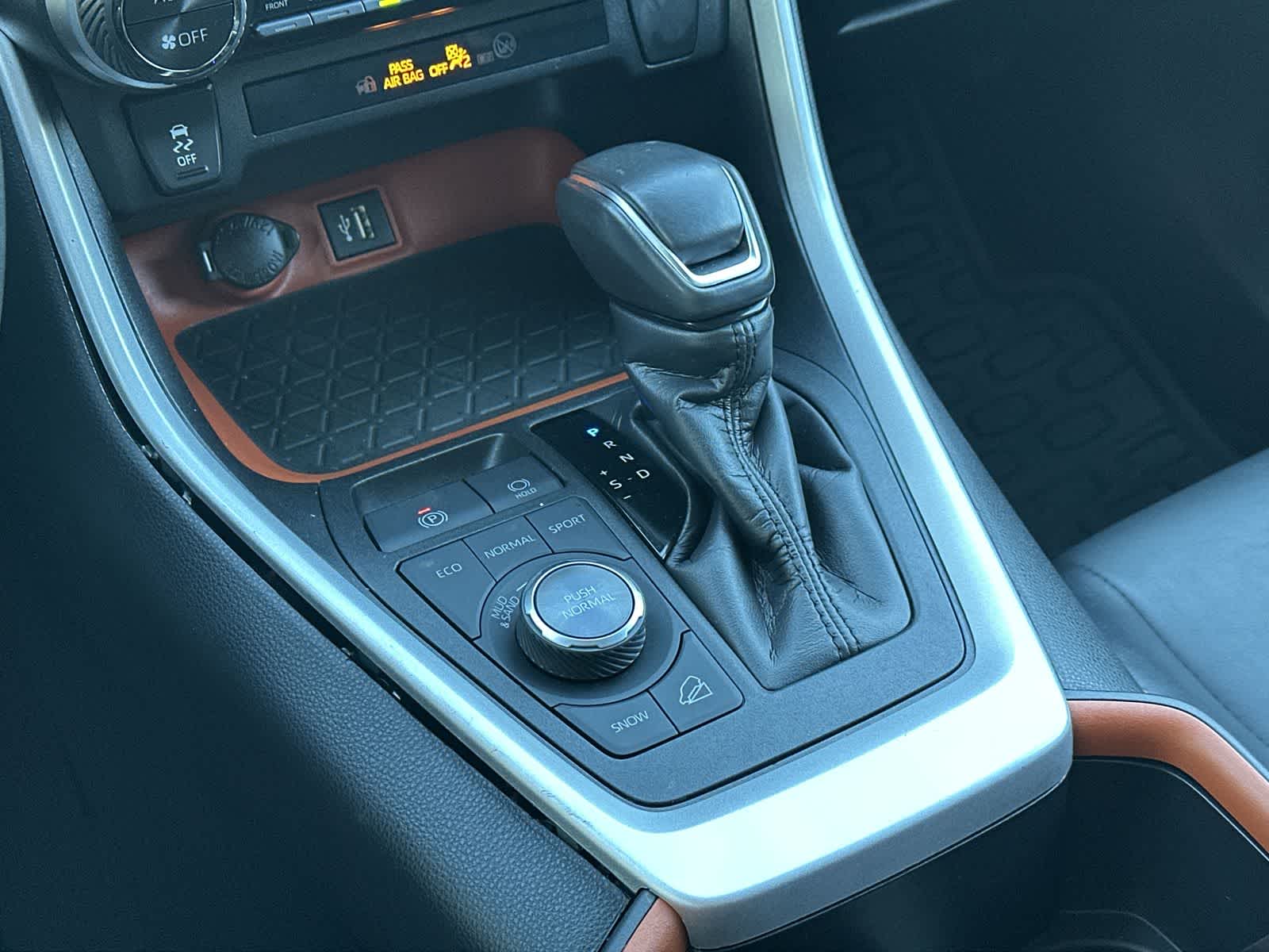 Thumbnail: 2024 Toyota RAV4 - 17