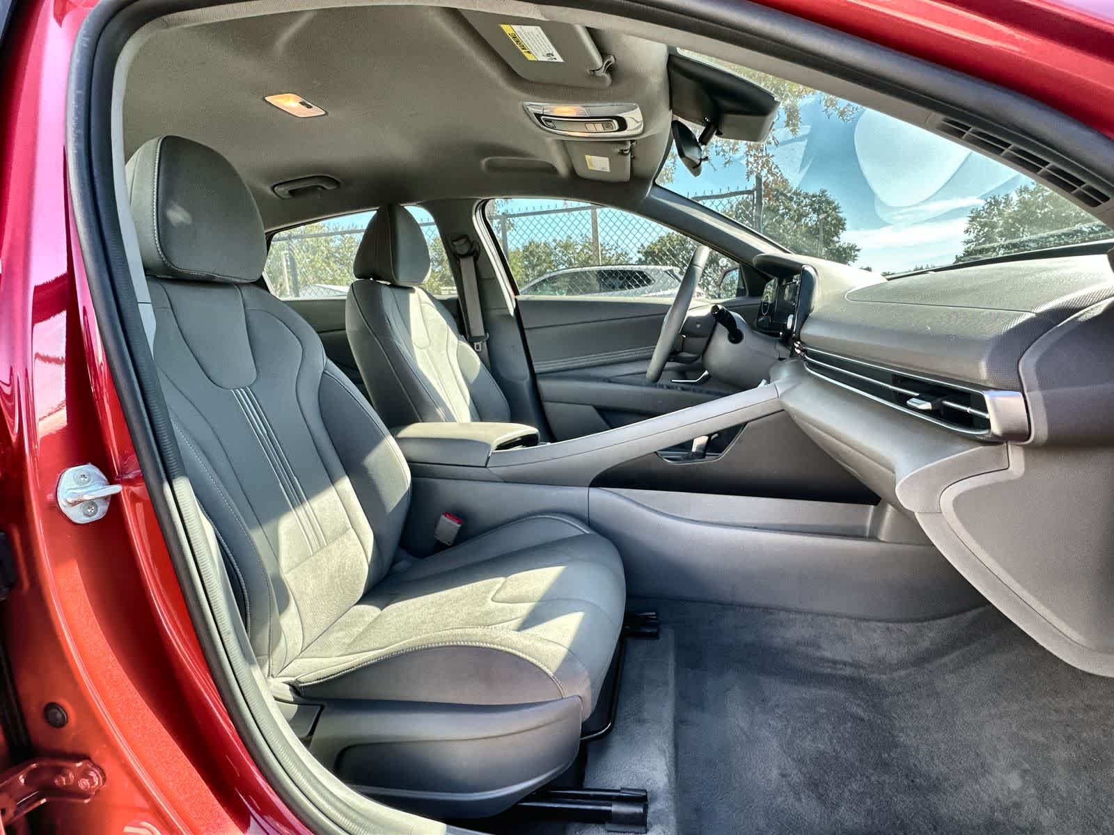 Thumbnail: 2021 Hyundai Elantra - 14