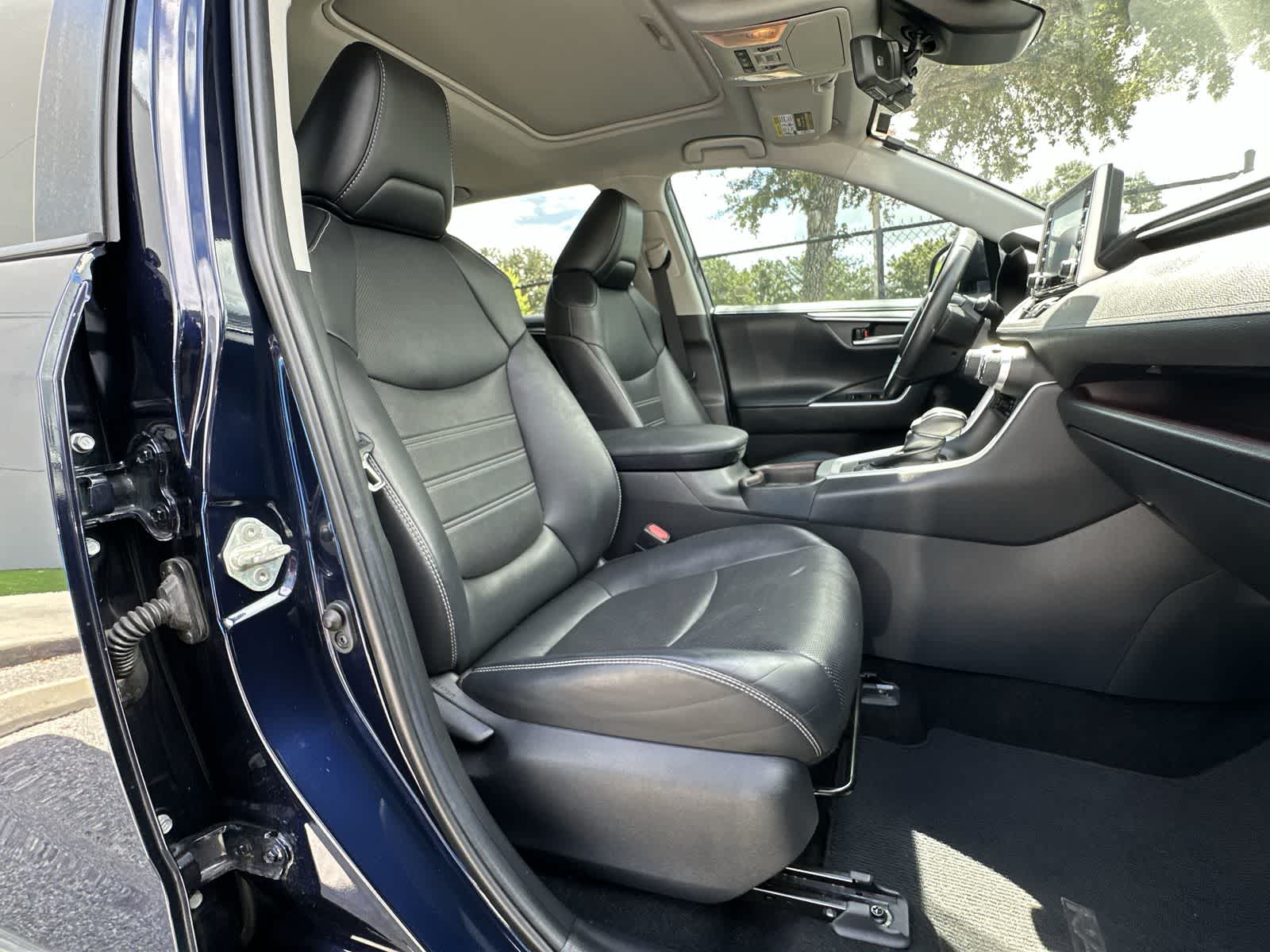 Thumbnail: 2019 Toyota RAV4 - 13