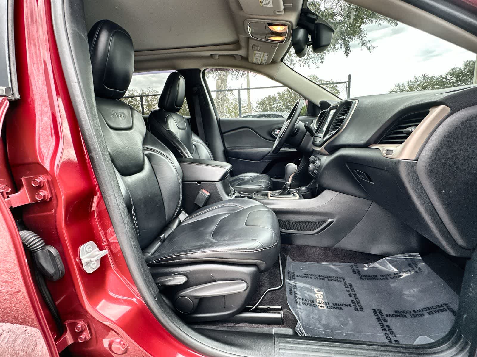 Thumbnail: 2017 Jeep Cherokee - 9