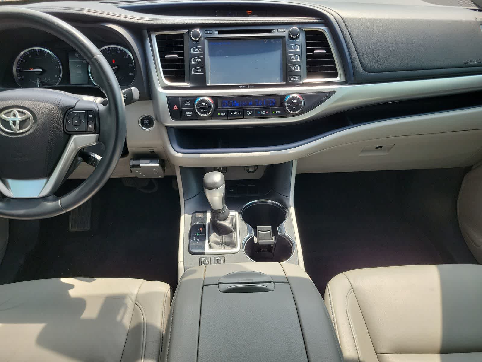 Thumbnail: 2015 Toyota Highlander - 13