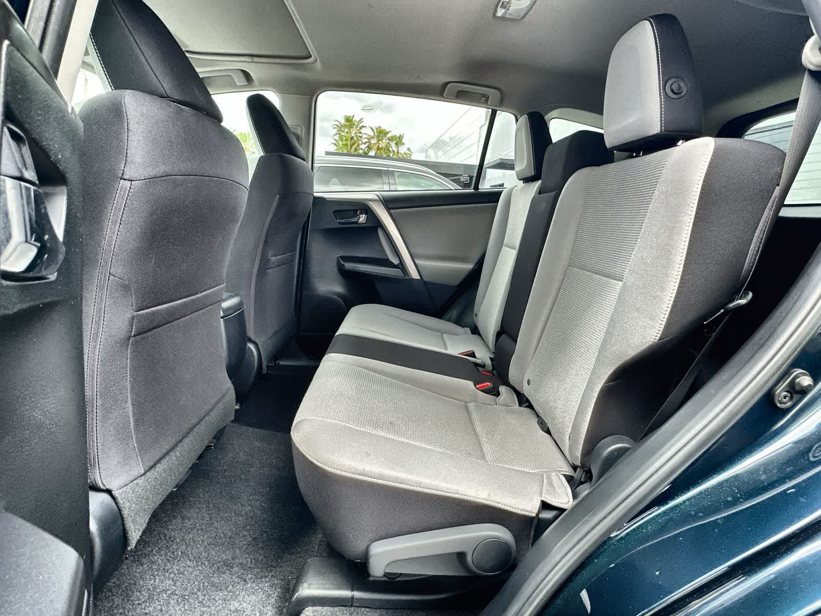 Thumbnail: 2018 Toyota RAV4 - 4