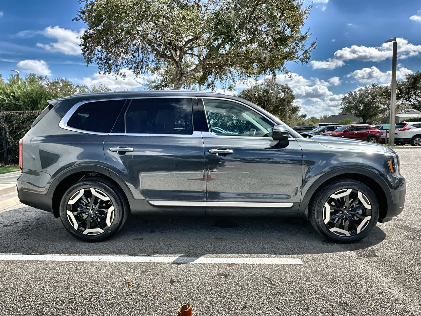 Thumbnail: 2024 Kia Telluride - 10