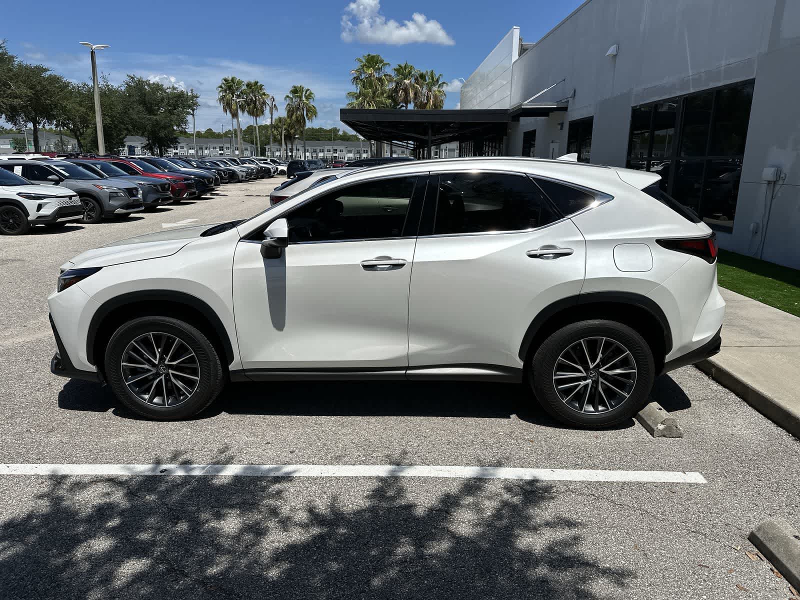 Thumbnail: 2024 Lexus ES - 4
