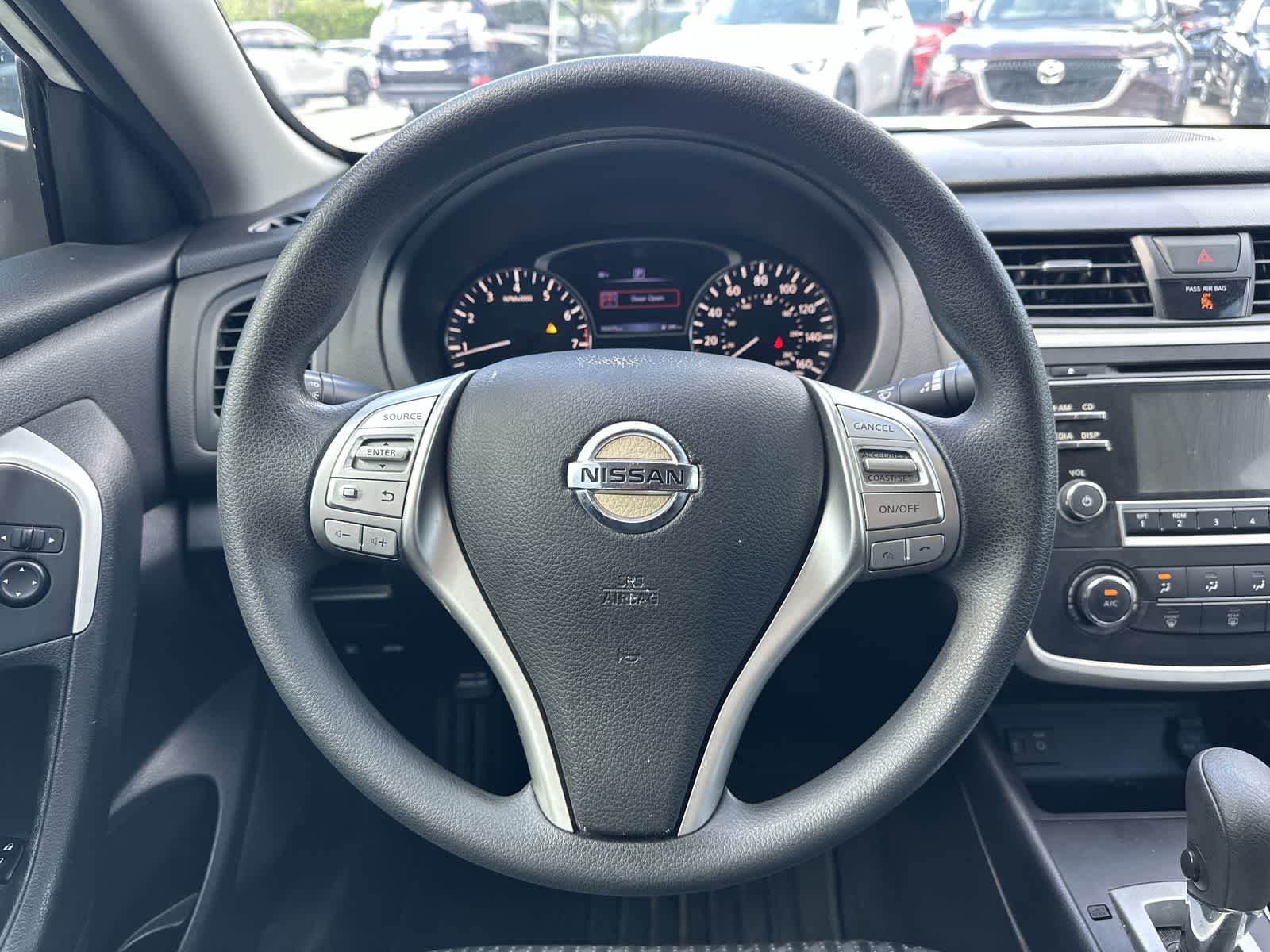 Thumbnail: 2017 Nissan Altima - 15
