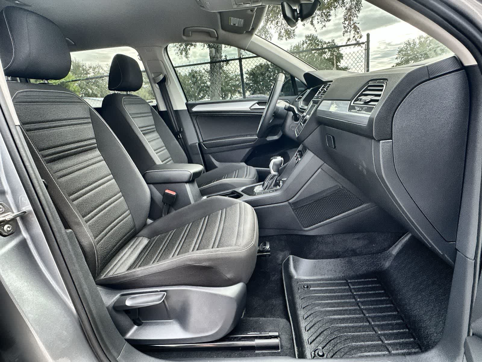 Thumbnail: 2024 Volkswagen Tiguan - 14